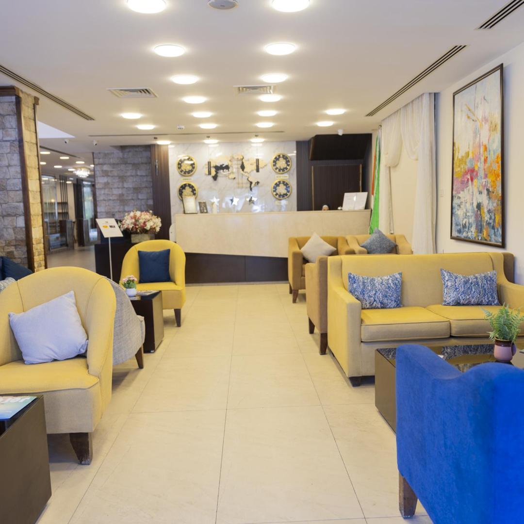The Seventh Star Hotel Suites Amman Exterior photo